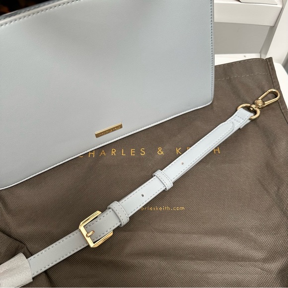 NWOT Charles & Keith TRAPEZOID TOP HANDLE TOTE BAG - LIGHT BLUE - Picture 14 of 16